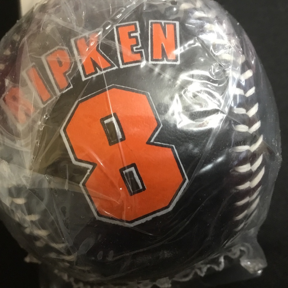 Limited Edition - Cal Ripken Baseball and a 3 ball holder (1995)